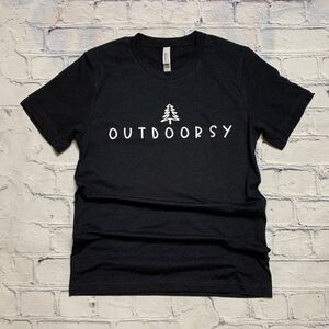 Black Outdoorsy T-Shirt‎